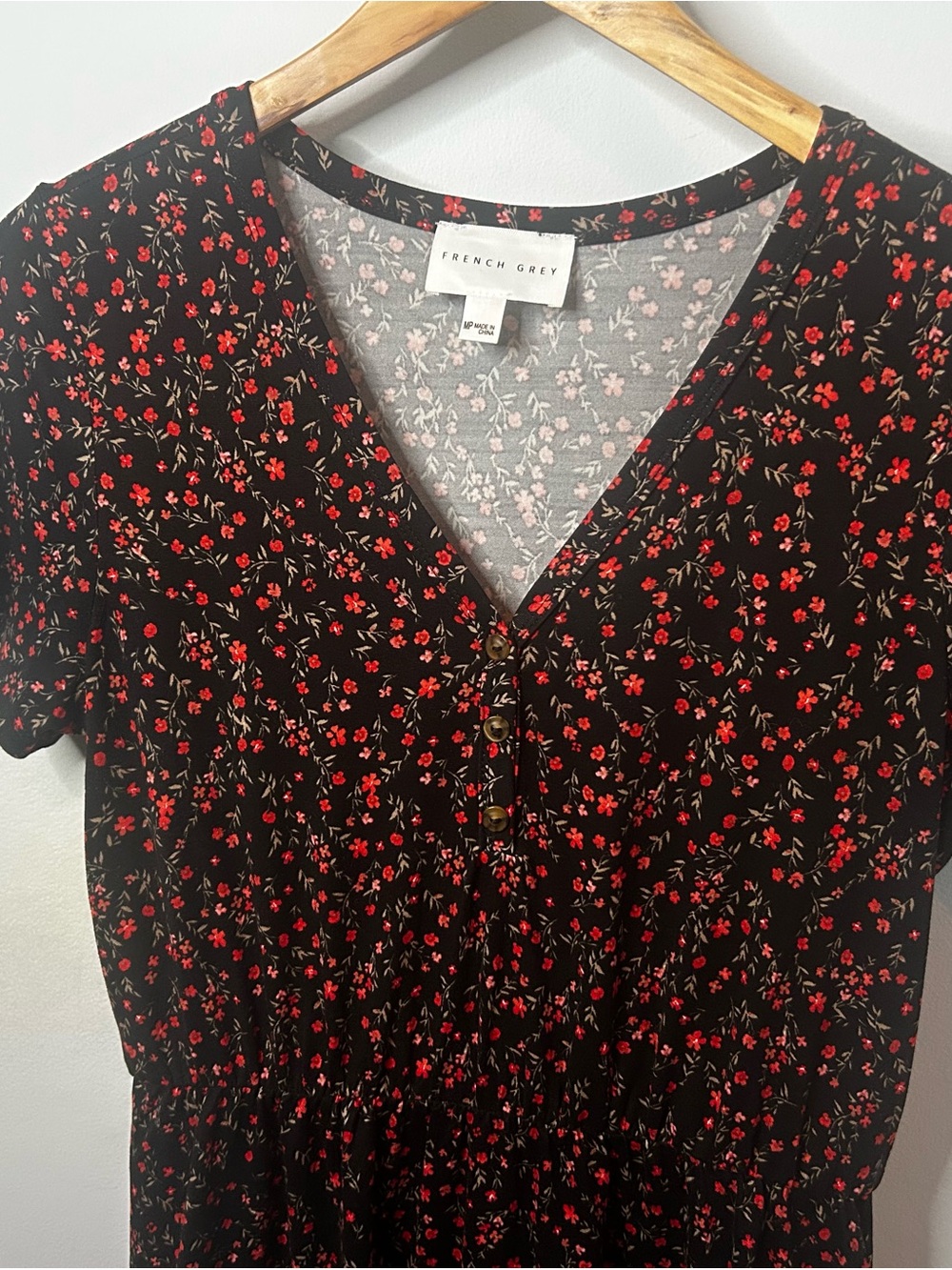 French Grey Black Short-Sleeve Floral V-Neck Minidress - Picture 6 of 7